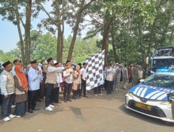 Jeje Richie Ismail Bupati bandung barat memberangkatkan sebanyak 89 jemaah haji Kloter 29 Asal Bandung Barat