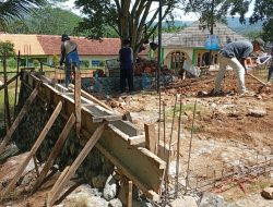 Dapat Bantuan dari Propinsi, Pemdes Mekarmukti Lakukan Pembangunan Demi Tingkatkan Kesejahteraan Masyarakat