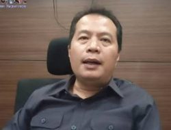 Para Pemilik Toko Sekitar Alun Alun Kota Cimahi Keluhkan Maraknya Lapak Pedagang Kaki Lima Yang Cukup Mengganggu