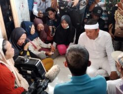 Panggilan jiwa dari bapak aing Dedi mulyadi gubernur jabar kunjungi ke keluarga korban ledakan bom.