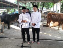 Mesjid Agung Cimahi Distribusikan Dan Semblih 6 Ekor Sapi Serta 26 Ekor Kambing