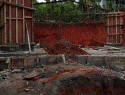 Warga Desa Sindangsari kecamatan Cisompet kabupaten Garut hentikan Pembangunan Tower,Tindak Tegas oknum yang yang membekingi.