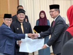 Perkuat Kinerja Pelayanan Publik, Wali Kota Cimahi Lantik 57 Pejabat Baru di Akhir Tahun