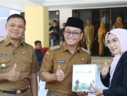 Bupati Tasikmalaya Luncurkan Program Satu Desa Satu Sarjana pada Apel Gabungan ASN